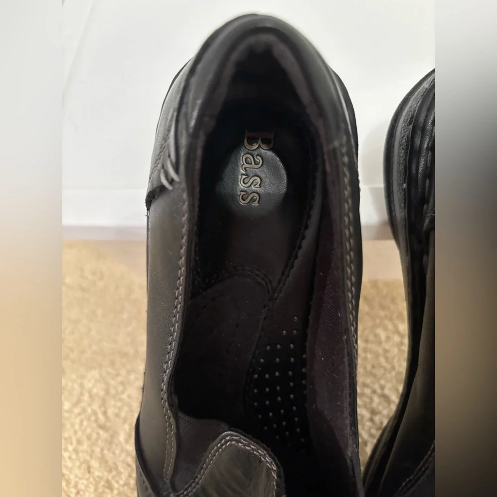 Bass Lorelei black leather slip-on - size 9